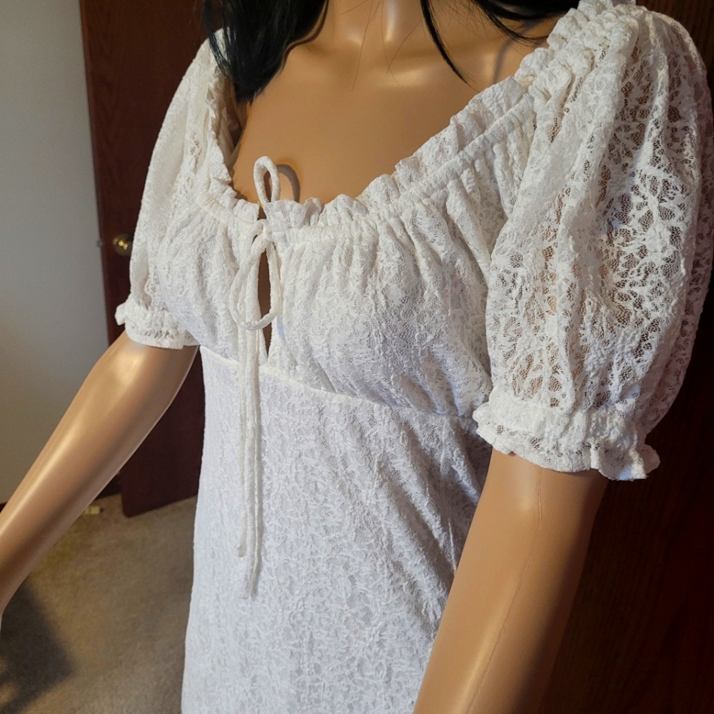 NWT/ NO BOUNDARIES LACE DRESS
